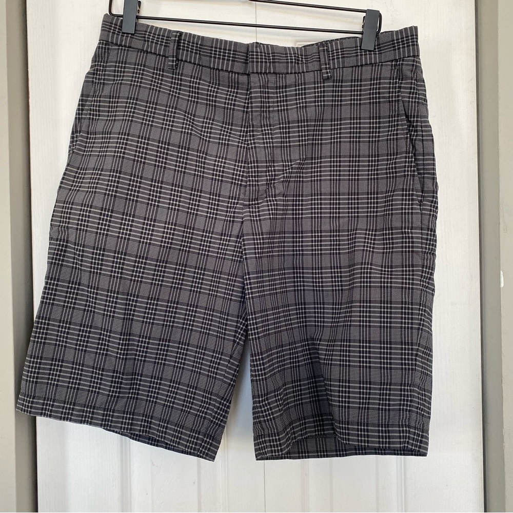 Walter Hagen flat front plaid golf shorts men's 34" excellent condition‎